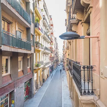 Light, Cozy Terrace And Local Life In Gracia *