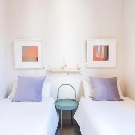 Apartment Light, Cozy Terrace And Local Life In Gracia Barcelona
