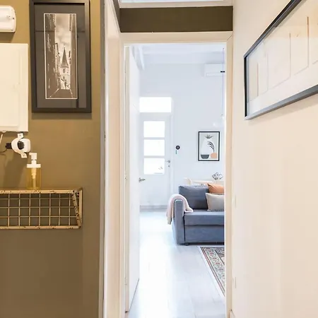 Light, Cozy Terrace And Local Life In Gracia Apartment Barcelona