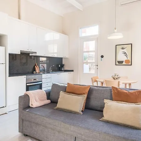 Light, Cozy Terrace And Local Life In Gracia * Barselona