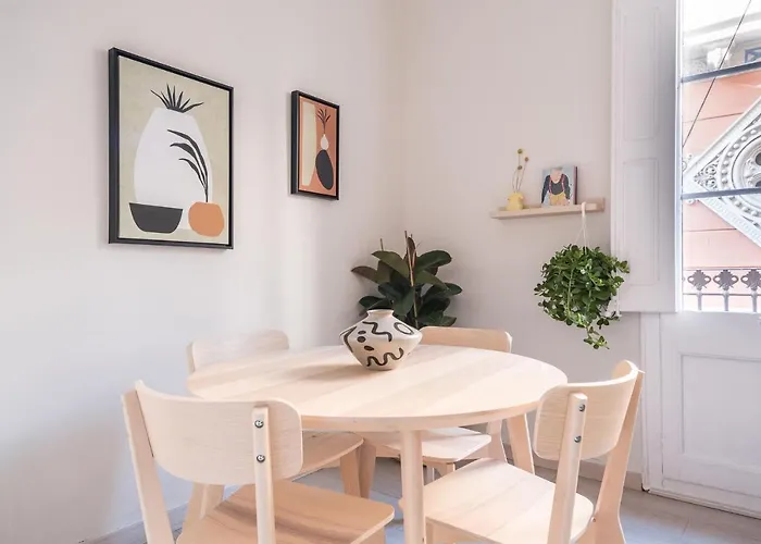 Cozy With Terrace In Gracia, Local Life * 바르셀로나