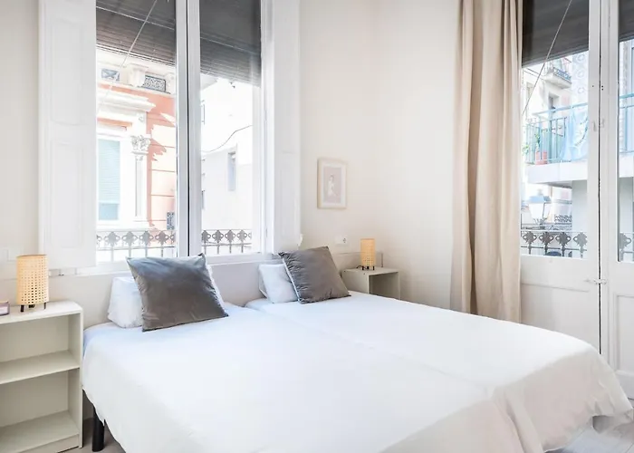 Cozy With Terrace In Gracia, Local Life